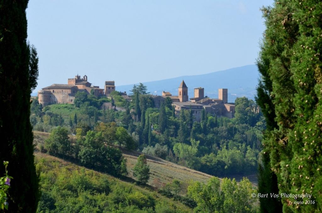 체르탈도 Agriturismo Il Torrione 빌라 외부 사진