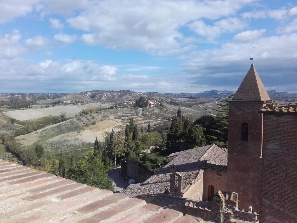 체르탈도 Agriturismo Il Torrione 빌라 외부 사진