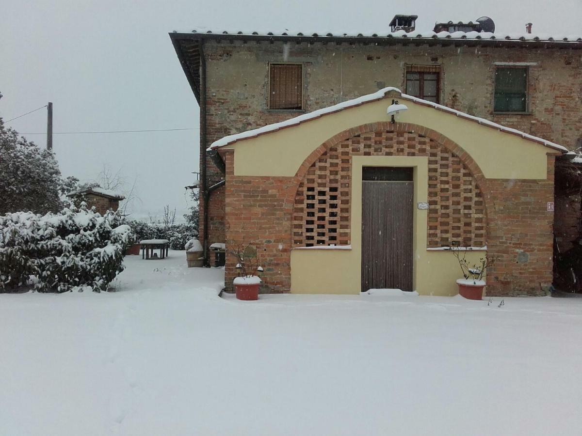 체르탈도 Agriturismo Il Torrione 빌라 외부 사진